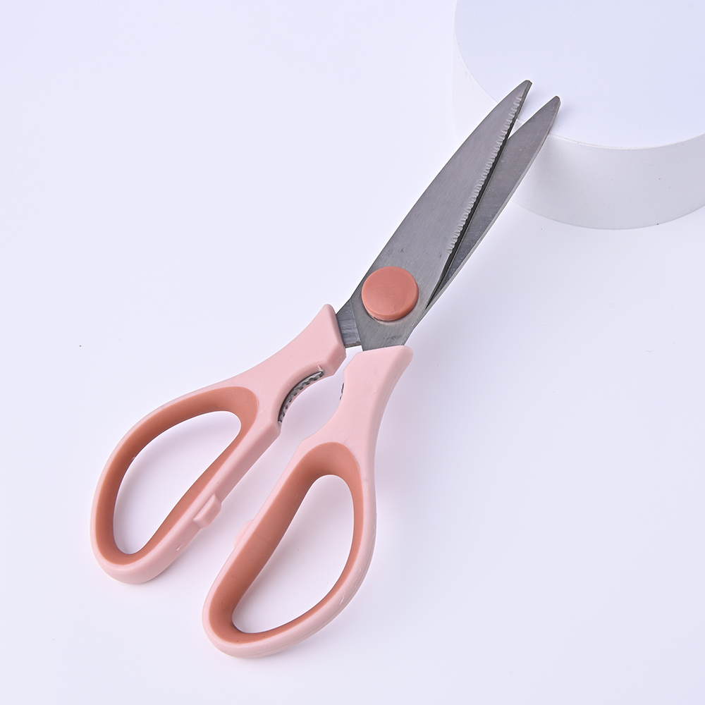 Multipurpose scissors with nutcracker handle