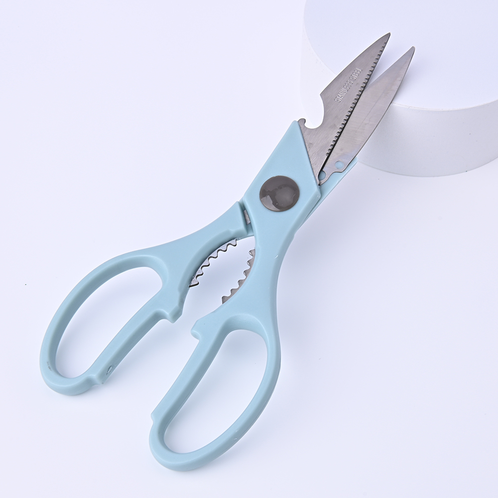 Heavy-duty kitchen shears with bone notch