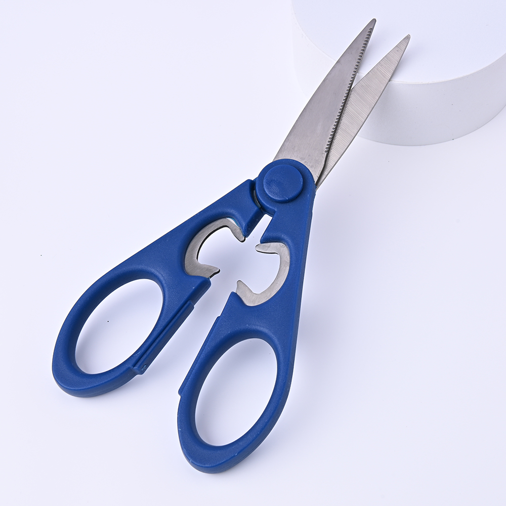 Heavy-duty serrated kitchen shears