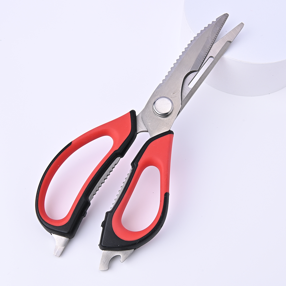 Heavy-duty kitchen shears with bone notch